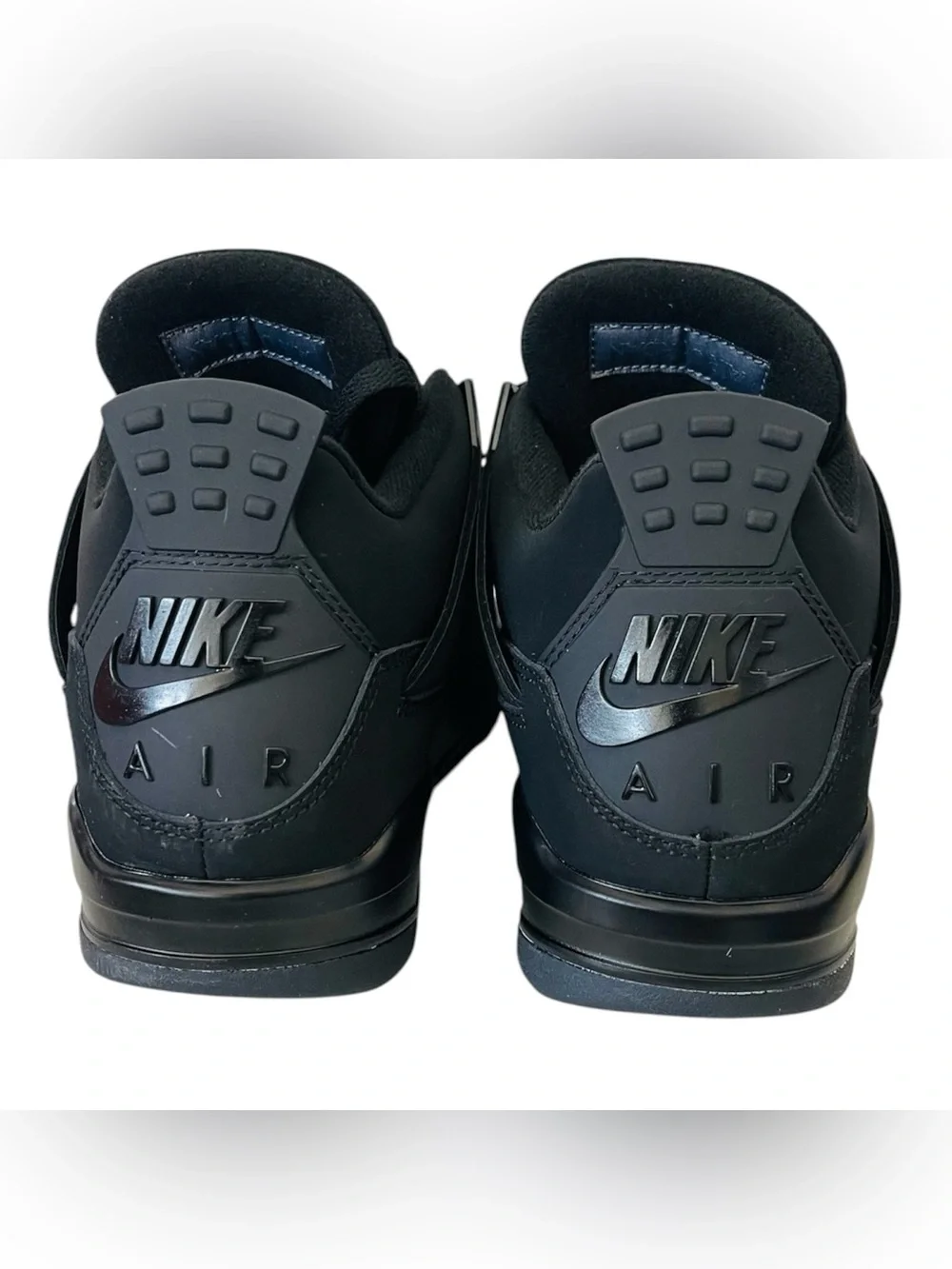 Jordan 4 Thunder Men's Retro Mid Top Basketball Shoes  (Size 7.5 )